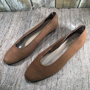 CABIN CREEK Buff Leather Flats